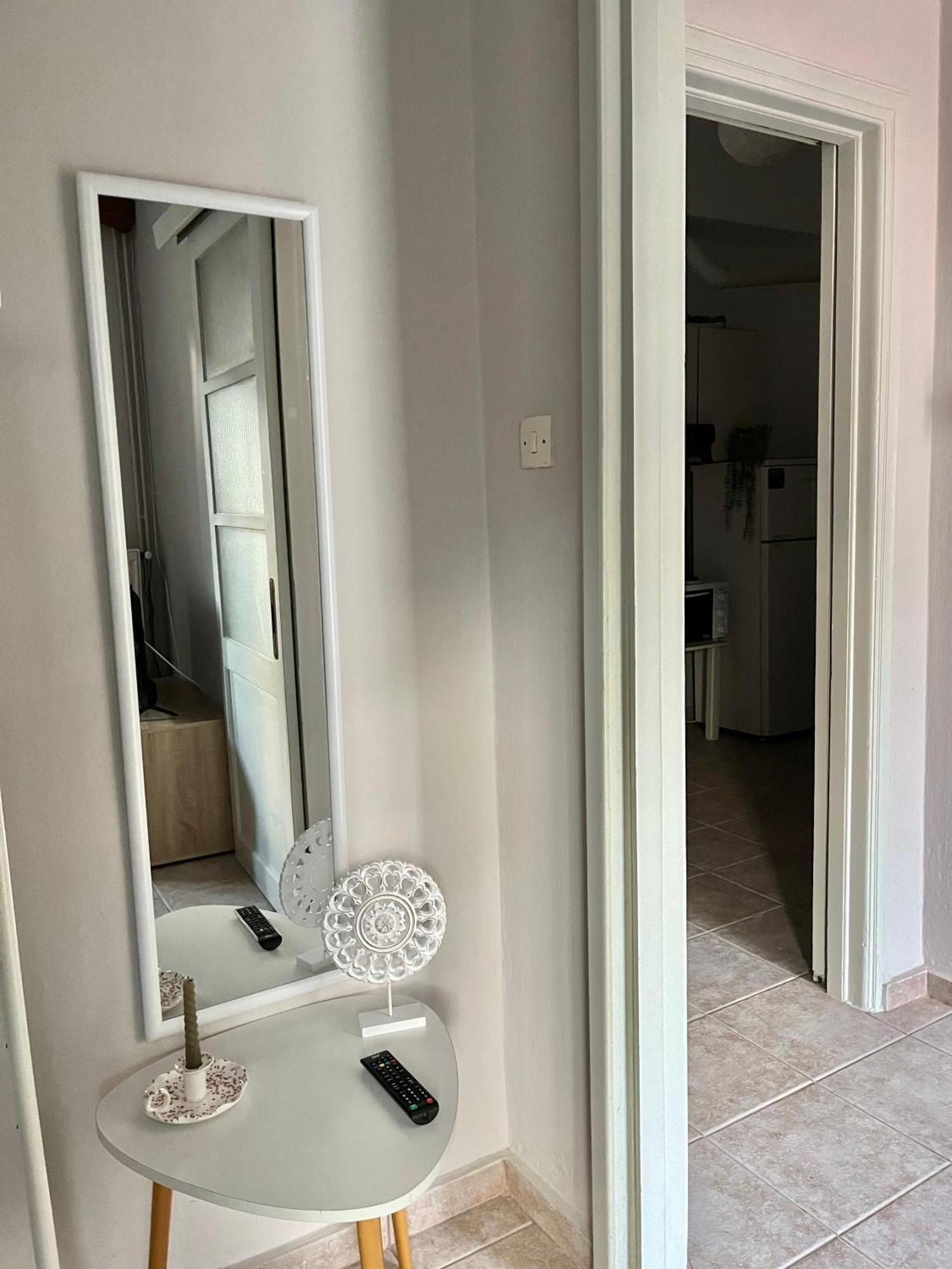 Downtown Apartment โคนิทซา ภายนอก รูปภาพ